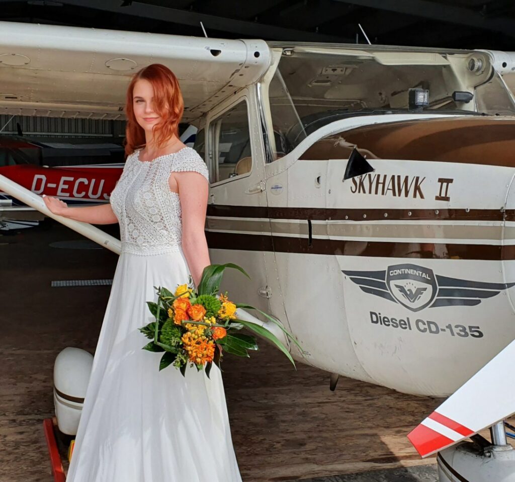 Die geradlinige Spitzenanordnung schmeichelt jeder Figur und garantiert höchsten Tragekomfort.