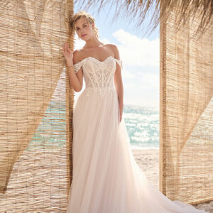 Brautkleid im Carmen Look 202346