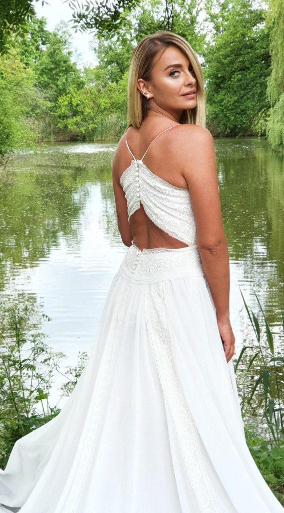 Ein modernerer und absolut einzigartiger Rückenausschnitt.