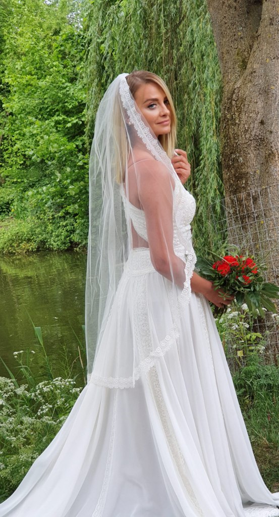 Das perfekte Kleid für eine Sommerhochzeit.