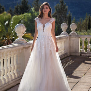 Klassisches A-Linien-Brautkleid mit Spitze und Tüllrock – Bella Sposa Brautkleider Nürnberg